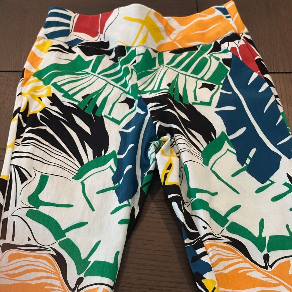 NEW w/o tags NY & Co. Pull-On Capri Stretch Pants